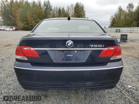✅ 2006 BMW 7 Series 750i • VIN: WBAHL83556DT02690 • Лот: 71418054. Опубликован ранее на Copart с пробегом 108 503 миль. Бесплатный доступ к архиву аукционных продаж из США и подробный отчёт об истории автомобиля на DreamBid. Изображение 6.