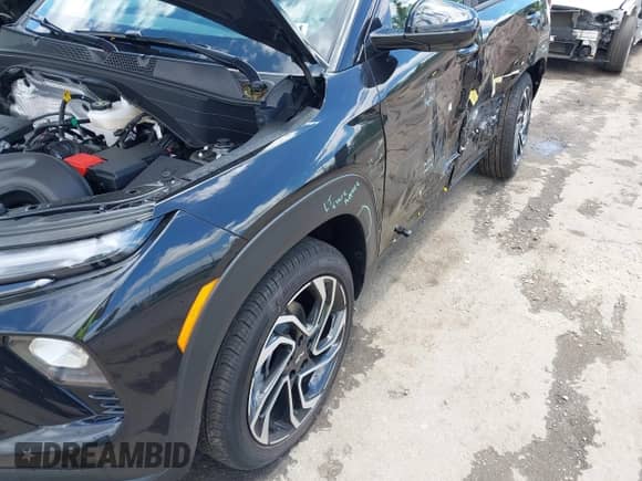 2025 Chevrolet TrailBlazer RS с VIN KL79MUSL2SB181228, выставлен на аукционе IAAI как лот 42318537 с пробегом 227 миль миль и . История ставок и продаж доступна на DreamBid. Изображение 20.