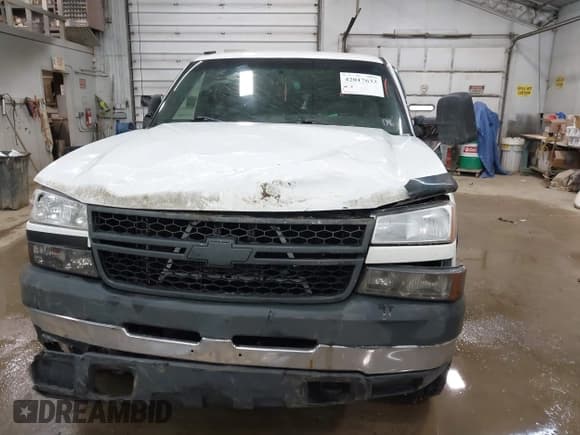 ✅ 2006 Chevrolet Silverado 2500HD LT2 • VIN: 1GCHK29U46E214094 • Lot: 42017633. Listed on IAAI with 220,014 mi. Free auction sales archive from the USA and detailed vehicle history report at DreamBid. Image 12.