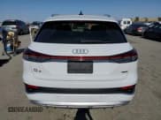 ✅ 2024 Audi Q4 e-tron Premium Plus • VIN: WA1LUBFZ5RP078632 • Лот: 59516725. Опубликован ранее на Copart с пробегом 5 019 миль. Бесплатный доступ к архиву аукционных продаж из США и подробный отчёт об истории автомобиля на DreamBid. Изображение 6.