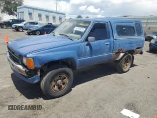 ✅ 1988 Toyota Pickup • VIN: JT4RN63A1J0230535 • Lot: 63792625. Wystawiony na Copart z przebiegiem 251 616 mil. Bezpłatny archiwum sprzedaży aukcyjnych z USA i szczegółowy raport historii pojazdu na DreamBid. Zdjęcie 1.
