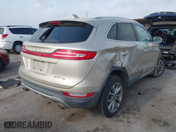 ✅ 2017 Lincoln MKC Select • VIN: 5LMCJ2D96HUL62006 • Lot: 41958894. Wystawiony na IAAI z przebiegiem 76 492 mil. Bezpłatny archiwum sprzedaży aukcyjnych z USA i szczegółowy raport historii pojazdu na DreamBid. Zdjęcie 4.