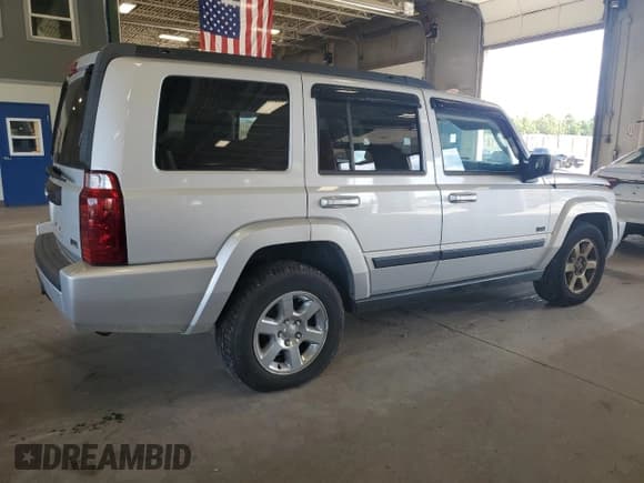 ✅ 2007 Jeep Commander Sport • VIN: 1J8HG48P07C671550 • Lot: 69456645. Listed on Copart with 204,724 mi. Free auction sales archive from the USA and detailed vehicle history report at DreamBid. Image 3.