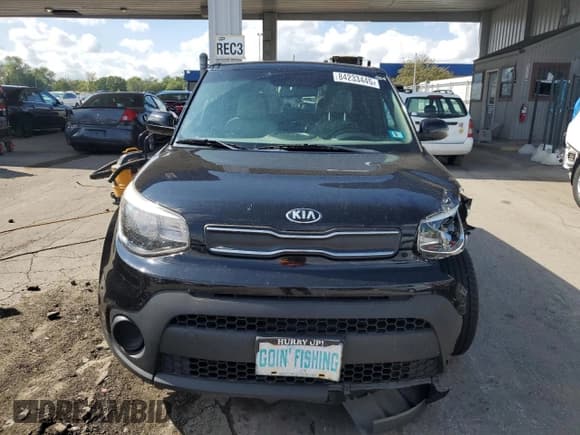 ✅ 2018 Kia Soul • VIN: KNDJN2A27J7554324 • Lot: 84233445. Wystawiony na Copart z przebiegiem 74 713 mil. Bezpłatny archiwum sprzedaży aukcyjnych z USA i szczegółowy raport historii pojazdu na DreamBid. Zdjęcie 5.