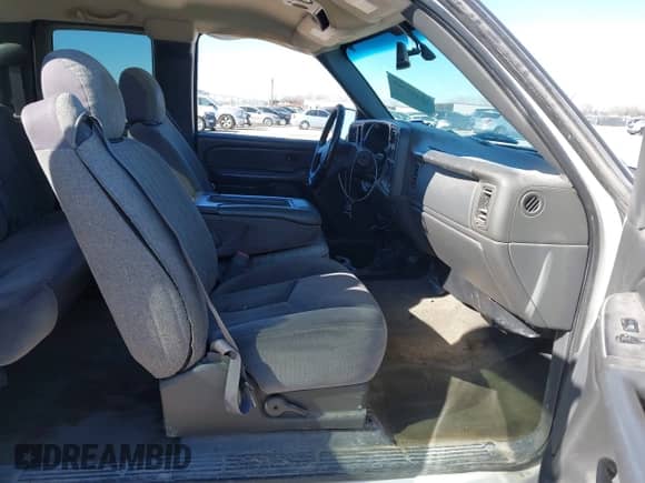 2007 GMC Sierra 1500 SLE1 with VIN 1GTEC19V07Z101398, listed as a IAAI auction lot 41405769 with 180,442 mi miles and . Bid and sale history available at DreamBid. Image 5.