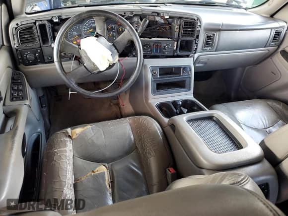 ✅ 2004 Chevrolet Suburban LT • VIN: 1GNEC16Z34J180543 • Лот: 44303975. Опубликован ранее на Copart с пробегом 270 011 миль. Бесплатный доступ к архиву аукционных продаж из США и подробный отчёт об истории автомобиля на DreamBid. Изображение 8.