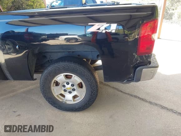 ✅ 2007 Chevrolet Silverado 1500 1LT • VIN: 2GCEC13C071714511 • Lot: 43501272. Listed on IAAI with 186,483 mi. Free auction sales archive from the USA and detailed vehicle history report at DreamBid. Image 18.