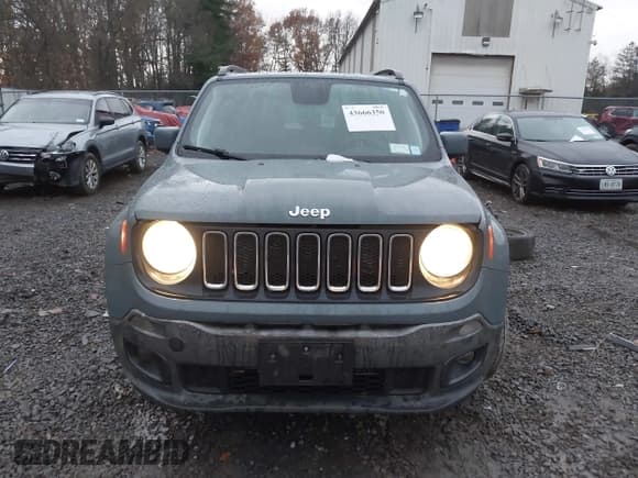 ✅ 2018 Jeep Renegade Latitude • VIN: ZACCJBBB3JPH51416 • Lot: 43666350. Listed on IAAI with 179,390 mi. Free auction sales archive from the USA and detailed vehicle history report at DreamBid. Image 12.