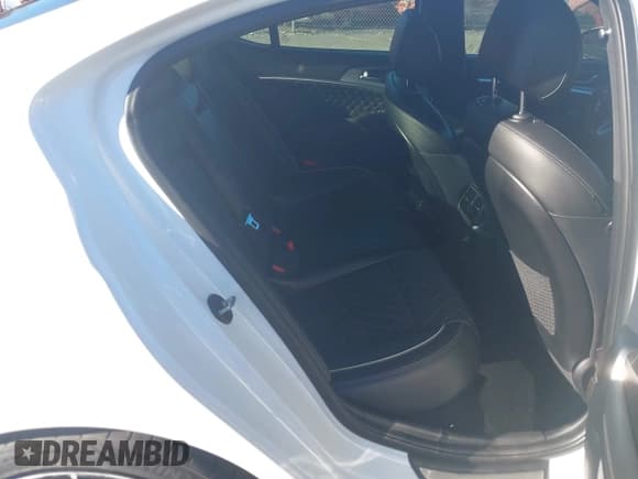 ✅ 2020 Genesis G70 3.3T • VIN: KMTG34LE5LU064103 • Lot: 43413551. Wystawiony na IAAI z przebiegiem 87 650 mil. Bezpłatny archiwum sprzedaży aukcyjnych z USA i szczegółowy raport historii pojazdu na DreamBid. Zdjęcie 8.