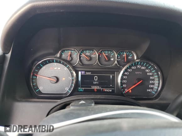 ✅ 2015 Chevrolet Suburban LT • VIN: 1GNSKJKC3FR637394 • Lot: 69036314. Wystawiony na Copart z przebiegiem 183 829 mil. Bezpłatny archiwum sprzedaży aukcyjnych z USA i szczegółowy raport historii pojazdu na DreamBid. Zdjęcie 9.