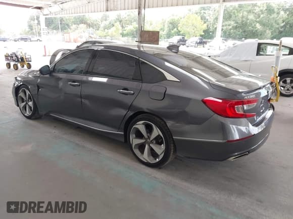 ✅ 2018 Honda Accord Touring • VIN: 1HGCV2F97JA017438 • Lot: 43290722. Wystawiony na IAAI z przebiegiem 28 777 mil. Bezpłatny archiwum sprzedaży aukcyjnych z USA i szczegółowy raport historii pojazdu na DreamBid. Zdjęcie 3.