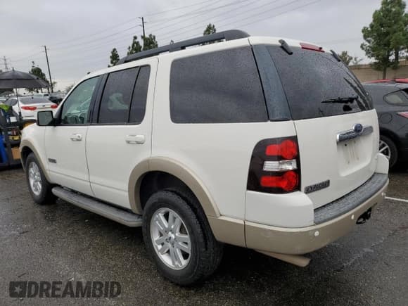 ✅ 2008 Ford Explorer Eddie Bauer • VIN: 1FMEU74EX8UA87110 • Lot: 82419505. Wystawiony na Copart z przebiegiem 137 015 mil. Bezpłatny archiwum sprzedaży aukcyjnych z USA i szczegółowy raport historii pojazdu na DreamBid. Zdjęcie 2.