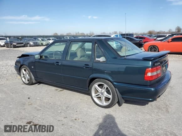 ✅ 1998 Volvo S70 T5 • VIN: YV1LS5375W1462239 • Lot: 49778475. Wystawiony na Copart z przebiegiem 222 078 mil. Bezpłatny archiwum sprzedaży aukcyjnych z USA i szczegółowy raport historii pojazdu na DreamBid. Zdjęcie 2.