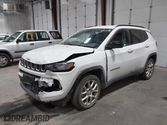 ✅ 2024 Jeep Compass Latitude Lux • VIN: 3C4NJDFN8RT122201 • Lot: 43055340. Listed on IAAI with 16,141 mi. Free auction sales archive from the USA and detailed vehicle history report at DreamBid. Image 2.
