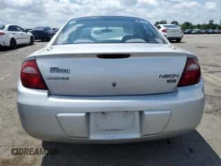 2005 Dodge Neon SXT z VIN 1B3ES56C45D202226, wystawiony jako Copart lot #64776125 z przebiegiem 104 517 mil mil oraz Szkoda całkowita • Salvage title. Historia ofert i sprzedaży dostępna na DreamBid. Obrazek 6.