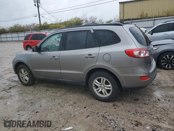 ✅ 2011 Hyundai Santa Fe GLS • VIN: 5XYZGDAB6BG031910 • Lot: 80914764. Listed on Copart with 201,777 mi. Free auction sales archive from the USA and detailed vehicle history report at DreamBid. Image 2.