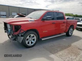 2023 Ram 1500 Big Horn z VIN 1C6RREFT6PN625969, wystawiony jako Copart lot #66955535 z przebiegiem 57 950 mil mil oraz Szkoda całkowita • Salvage title. Historia ofert i sprzedaży dostępna na DreamBid. Obrazek 1.