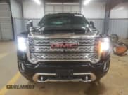 ✅ 2021 GMC Sierra 3500HD Denali • VIN: 1GT49WEY2MF228769 • Lot: 67794885. Wystawiony na Copart z przebiegiem 16 399 mil. Bezpłatny archiwum sprzedaży aukcyjnych z USA i szczegółowy raport historii pojazdu na DreamBid. Zdjęcie 5.