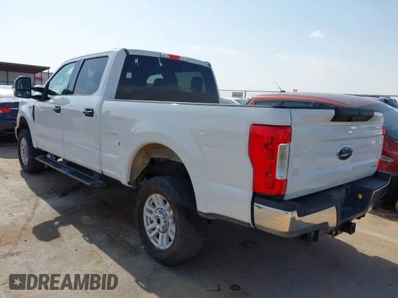✅ 2019 Ford F-250 XL • VIN: 1FT7W2B65KED74071 • Lot: 42505692. Listed on IAAI with 197,880 mi. Free auction sales archive from the USA and detailed vehicle history report at DreamBid. Image 3.