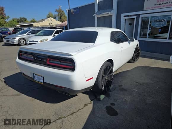 2016 Dodge Challenger R/T Plus Shaker с VIN 2C3CDZBT1GH202319, выставлен на аукционе Copart как лот 90089905 с пробегом 130 960 миль миль и Чистый • Clean title. История ставок и продаж доступна на DreamBid. Изображение 4.