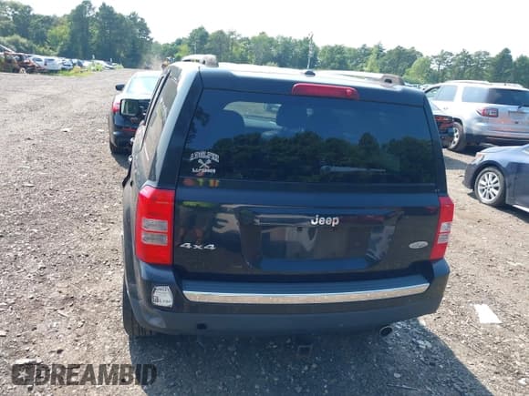 ✅ 2017 Jeep Patriot High Altitude • VIN: 1C4NJRFB3HD107550 • Лот: 42850994. Опубликован ранее на IAAI с пробегом 85 517 миль. Бесплатный доступ к архиву аукционных продаж из США и подробный отчёт об истории автомобиля на DreamBid. Изображение 16.