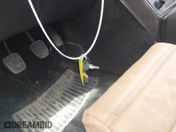 ✅ 1986 Alfa Romeo Spider Veloce • VIN: ZARBA541XG1037637 • Лот: 42680315. Опубликован ранее на IAAI с пробегом 124 876 миль. Бесплатный доступ к архиву аукционных продаж из США и подробный отчёт об истории автомобиля на DreamBid. Изображение 12.