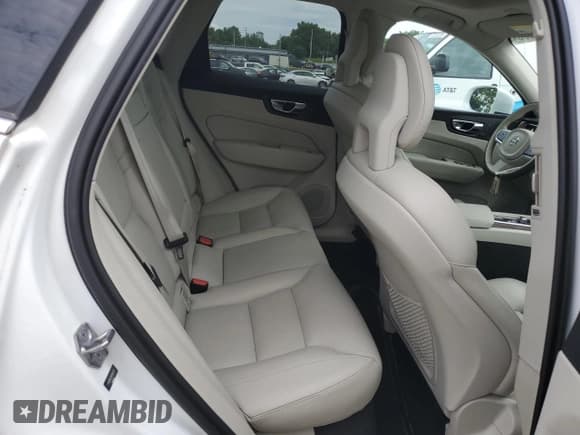 ✅ 2019 Volvo XC60 Inscription • VIN: LYV102RL9KB193171 • Lot: 62114695. Wystawiony na Copart z przebiegiem 35 959 mil. Bezpłatny archiwum sprzedaży aukcyjnych z USA i szczegółowy raport historii pojazdu na DreamBid. Zdjęcie 10.