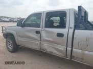 ✅ 2005 Chevrolet Silverado 2500HD LS • VIN: 1GCHK23275F915180 • Lot: 43714299. Wystawiony na IAAI z przebiegiem 135 346 mil. Bezpłatny archiwum sprzedaży aukcyjnych z USA i szczegółowy raport historii pojazdu na DreamBid. Zdjęcie 17.