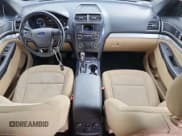 ✅ 2017 Ford Explorer XLT • VIN: 1FM5K8D85HGD07774 • Лот: 87393325. Опубликован ранее на Copart с пробегом 98 531 миль. Бесплатный доступ к архиву аукционных продаж из США и подробный отчёт об истории автомобиля на DreamBid. Изображение 8.