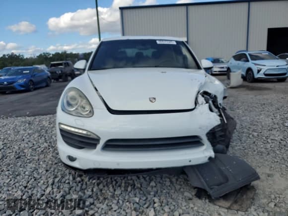 ✅ 2014 Porsche Cayenne S • VIN: WP1AB2A28ELA56170 • Lot: 90845585. Listed on Copart with 177,461 mi. Free auction sales archive from the USA and detailed vehicle history report at DreamBid. Image 5.