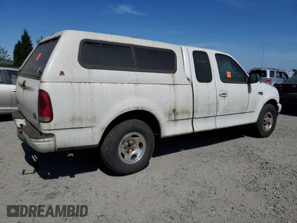 ✅ 2002 Ford F-150 XL • VIN: 1FTRX17242NA42385 • Lot: 81515565. Wystawiony na Copart z przebiegiem 694 327 mil. Bezpłatny archiwum sprzedaży aukcyjnych z USA i szczegółowy raport historii pojazdu na DreamBid. Zdjęcie 3.