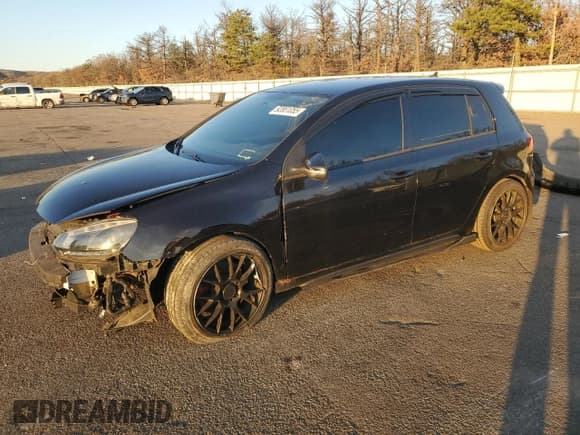 ✅ 2013 Volkswagen Golf GTI Autobahn • VIN: WVWGD7AJ6DW063934 • Лот: 92861055. Опубликован ранее на Copart с пробегом 131 150 миль. Бесплатный доступ к архиву аукционных продаж из США и подробный отчёт об истории автомобиля на DreamBid. Изображение 1.