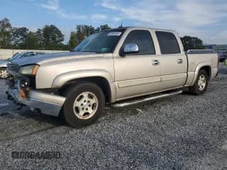 ✅ 2004 Chevrolet Silverado 1500 LS • VIN: 2GCEC13TX41405446 • Lot: 84387465. Wystawiony na Copart z przebiegiem 150 655 mil. Bezpłatny archiwum sprzedaży aukcyjnych z USA i szczegółowy raport historii pojazdu na DreamBid. Zdjęcie 1.