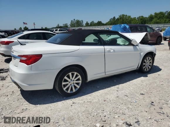 ✅ 2012 Chrysler 200 Touring • VIN: 1C3BCBEB2CN218460 • Лот: 61911385. Опубликован ранее на Copart с пробегом 211 855 миль. Бесплатный доступ к архиву аукционных продаж из США и подробный отчёт об истории автомобиля на DreamBid. Изображение 3.