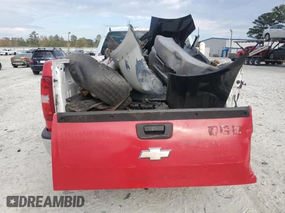 ✅ 2010 Chevrolet Silverado 1500 • VIN: 1GCSCPEA1AZ206290 • Lot: 91825705. Wystawiony na Copart z przebiegiem 178 923 mil. Bezpłatny archiwum sprzedaży aukcyjnych z USA i szczegółowy raport historii pojazdu na DreamBid. Zdjęcie 6.