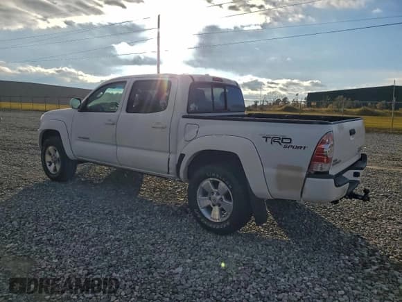 ✅ 2009 Toyota Tacoma PreRunner • VIN: 3TMJU62N29M071246 • Lot: 96106455. Listed on Copart with 263,936 mi. Free auction sales archive from the USA and detailed vehicle history report at DreamBid. Image 2.