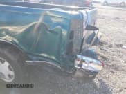 ✅ 1996 GMC Sierra 1500 • VIN: 2GTEC19R9T1541142 • Lot: 41375900. Wystawiony na IAAI z przebiegiem 292 893 mil. Bezpłatny archiwum sprzedaży aukcyjnych z USA i szczegółowy raport historii pojazdu na DreamBid. Zdjęcie 6.