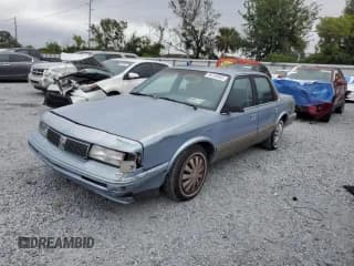 ✅ 1994 Oldsmobile Cutlass Ciera S • VIN: 1G3AG55M2R6400421 • Lot: 86166955. Wystawiony na Copart z przebiegiem 116 599 mil. Bezpłatny archiwum sprzedaży aukcyjnych z USA i szczegółowy raport historii pojazdu na DreamBid. Zdjęcie 1.