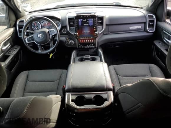 2021 Ram 1500 Big Horn z VIN 1C6SRFFM7MN547035, wystawiony jako Copart lot #85543214 z przebiegiem 81 917 mil mil oraz Szkoda całkowita • Salvage title. Historia ofert i sprzedaży dostępna na DreamBid. Obrazek 8.