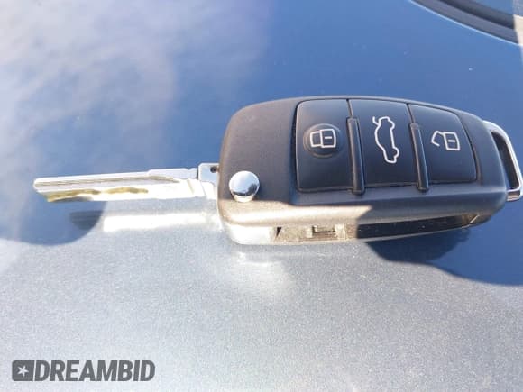 ✅ 2018 Audi Q3 Premium • VIN: WA1ECCFS7JR002472 • Lot: 43434394. Wystawiony na IAAI z przebiegiem 59 726 mil. Bezpłatny archiwum sprzedaży aukcyjnych z USA i szczegółowy raport historii pojazdu na DreamBid. Zdjęcie 11.