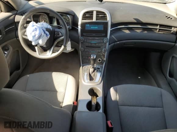 2013 Chevrolet Malibu LS z VIN 1G11B5SA2DF306596, wystawiony jako Copart lot #81811765 z przebiegiem 97 884 mil mil oraz Nie do naprawy • Non repairable. Historia ofert i sprzedaży dostępna na DreamBid. Obrazek 8.