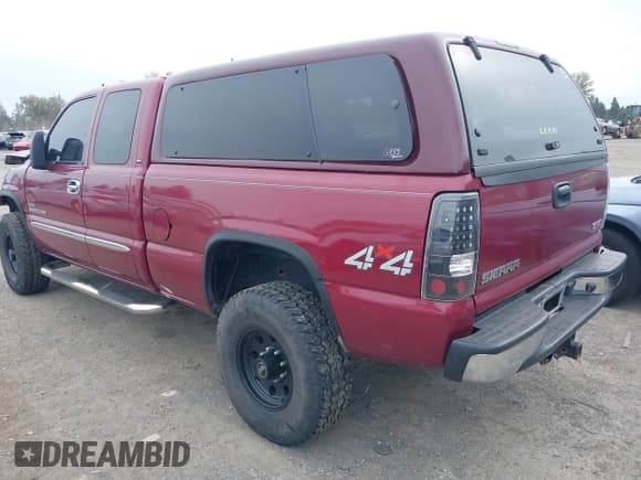 ✅ 2006 GMC Sierra 2500HD Work Truck • VIN: 1GTHK29D86E247275 • Lot: 43481297. Wystawiony na IAAI z przebiegiem 118 749 mil. Bezpłatny archiwum sprzedaży aukcyjnych z USA i szczegółowy raport historii pojazdu na DreamBid. Zdjęcie 3.