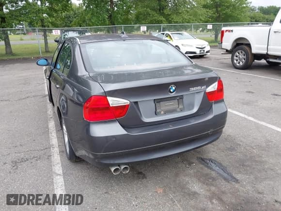 ✅ 2008 BMW 3 Series 328xi • VIN: WBAVC73528KX92033 • Lot: 42888136. Listed on IAAI with 131,341 mi. Free auction sales archive from the USA and detailed vehicle history report at DreamBid. Image 3.