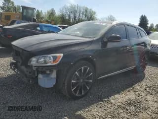 ✅ 2016 Volvo V60 T5 • VIN: YV4612HK6G1015337 • Лот: 56170755. Опубликован ранее на Copart с пробегом 74 496 миль. Бесплатный доступ к архиву аукционных продаж из США и подробный отчёт об истории автомобиля на DreamBid. Изображение 1.