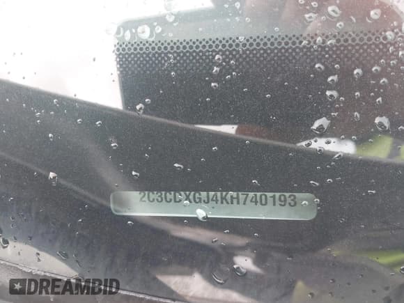 ✅ 2019 Dodge Charger Scat Pack • VIN: 2C3CDXGJ4KH740193 • Lot: 43296781. Wystawiony na IAAI z przebiegiem 48 737 mil. Bezpłatny archiwum sprzedaży aukcyjnych z USA i szczegółowy raport historii pojazdu na DreamBid. Zdjęcie 18.