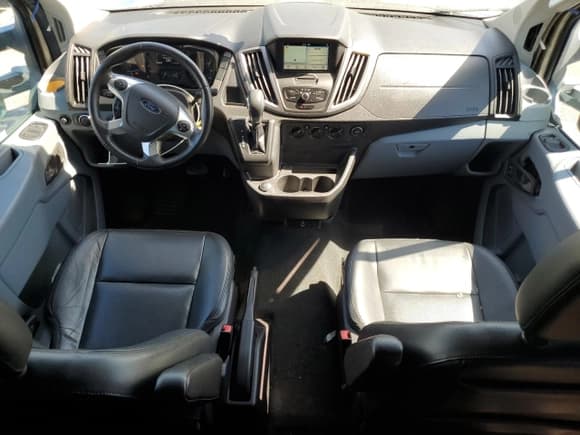 ✅ 2018 Ford Transit XL • VIN: 1FMZK1CM1JKA80769 • Lot: 66669765. Wystawiony na Copart z przebiegiem 82 690 mil. Bezpłatny archiwum sprzedaży aukcyjnych z USA i szczegółowy raport historii pojazdu na DreamBid. Zdjęcie 8.