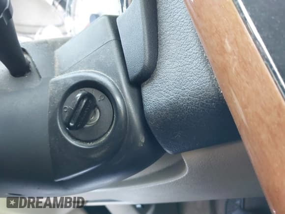 ✅ 2007 Saturn VUE V6 • VIN: 5GZCZ63437S827718 • Lot: 41589681. Wystawiony na IAAI z przebiegiem 179 712 mil. Bezpłatny archiwum sprzedaży aukcyjnych z USA i szczegółowy raport historii pojazdu na DreamBid. Zdjęcie 11.