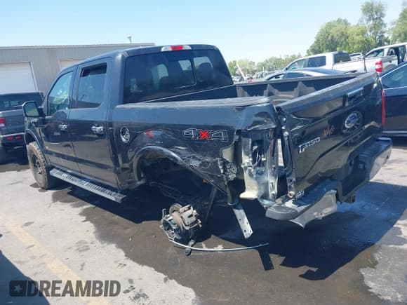 ✅ 2015 Ford F-150 XLT • VIN: 1FTEW1EG0FKE04414 • Lot: 42904361. Wystawiony na IAAI z przebiegiem 174 995 mil. Bezpłatny archiwum sprzedaży aukcyjnych z USA i szczegółowy raport historii pojazdu na DreamBid. Zdjęcie 3.