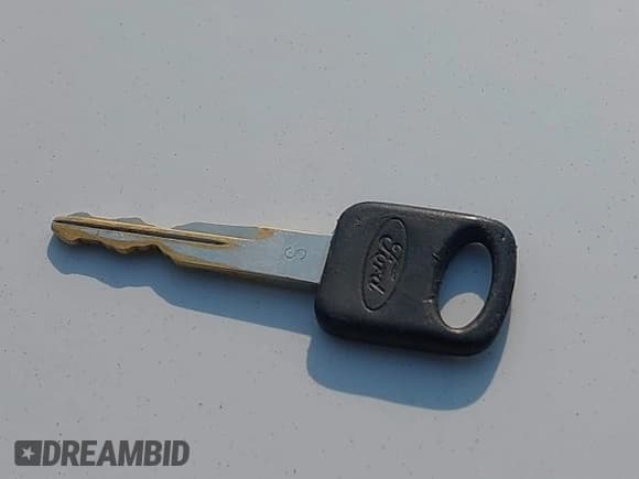 ✅ 2005 Ford F-250 XL • VIN: 1FTNX20565EA29117 • Lot: 42900396. Listed on IAAI with 301,313 mi. Free auction sales archive from the USA and detailed vehicle history report at DreamBid. Image 11.