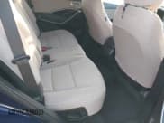 ✅ 2017 Hyundai Santa Fe 2.4L • VIN: 5XYZUDLB3HG452580 • Lot: 43900244. Listed on IAAI with 60,563 mi. Free auction sales archive from the USA and detailed vehicle history report at DreamBid. Image 8.